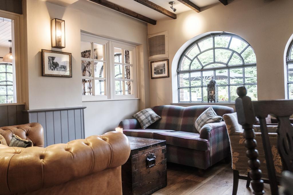The Princess Royal Farnham  Exterior photo